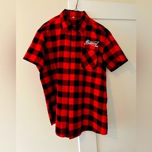 Men’s black and red shirt
